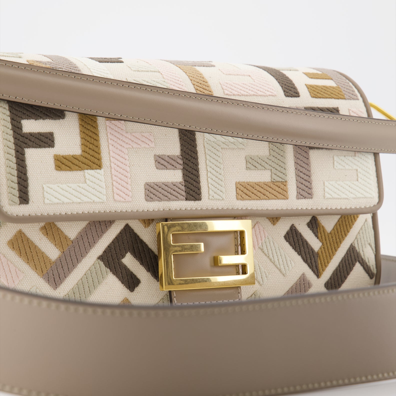 Crossbody bags Baguette Bag Fendi Beige Women