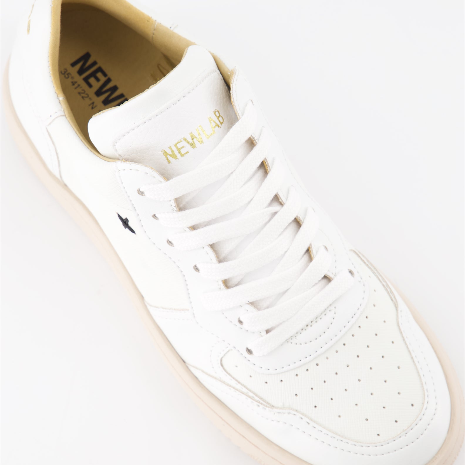 Sneaker Baskets /NL11 New Lab Blanco Unisexo