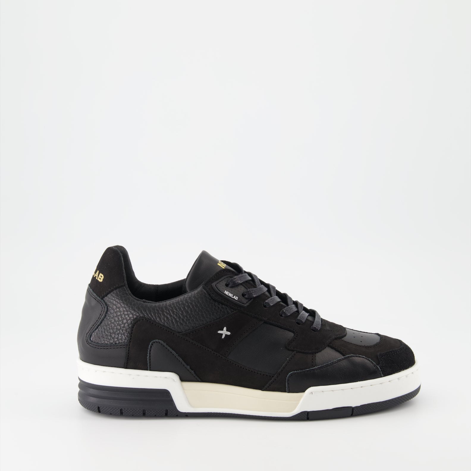 Sneaker Baskets /J05 New Lab Negro Unisexo