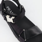 Chaussures ouvertes Sandales en cuir Prada Noir Homme