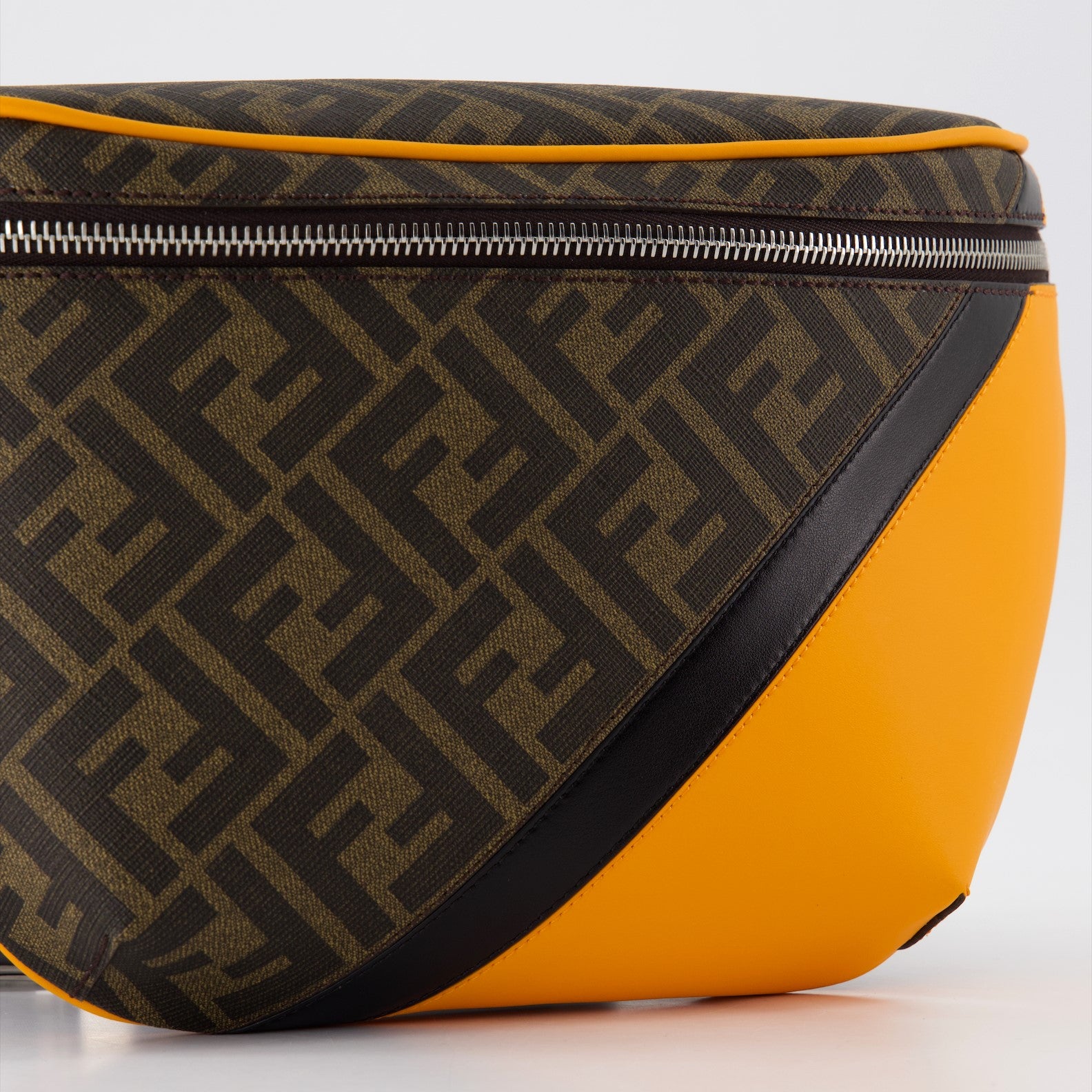 Sacs banane Sac banane Diagonal Fendi Marron Homme