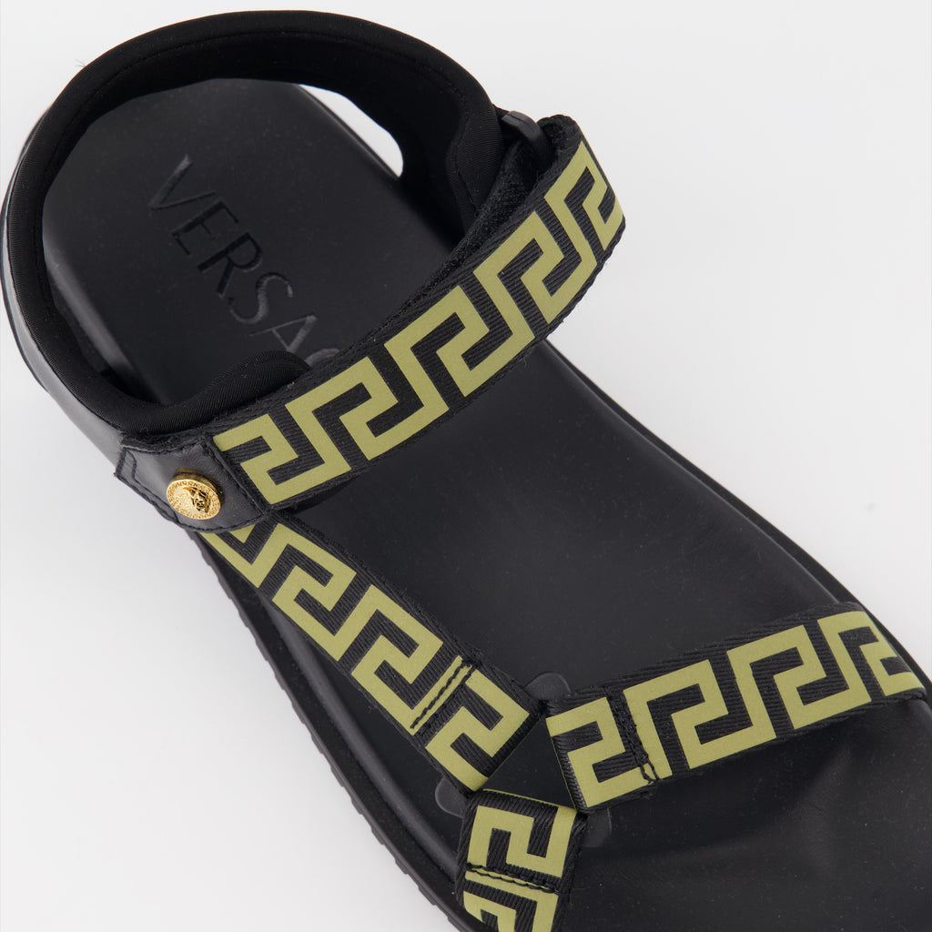 Chaussures ouvertes Sandales Greca Versace Noir Homme