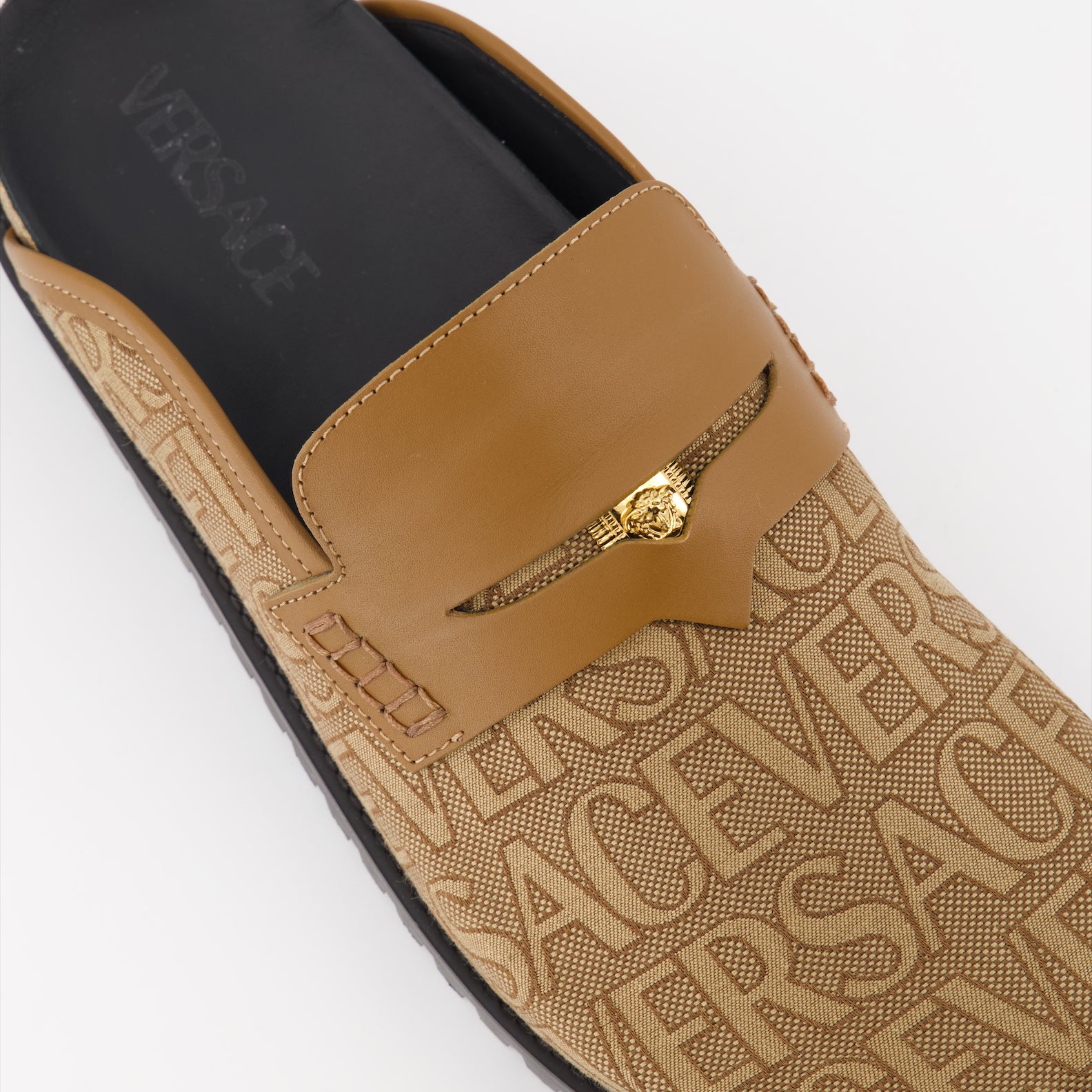 Chaussures ouvertes Mules Versace Allover Medusa Versace Marron Homme