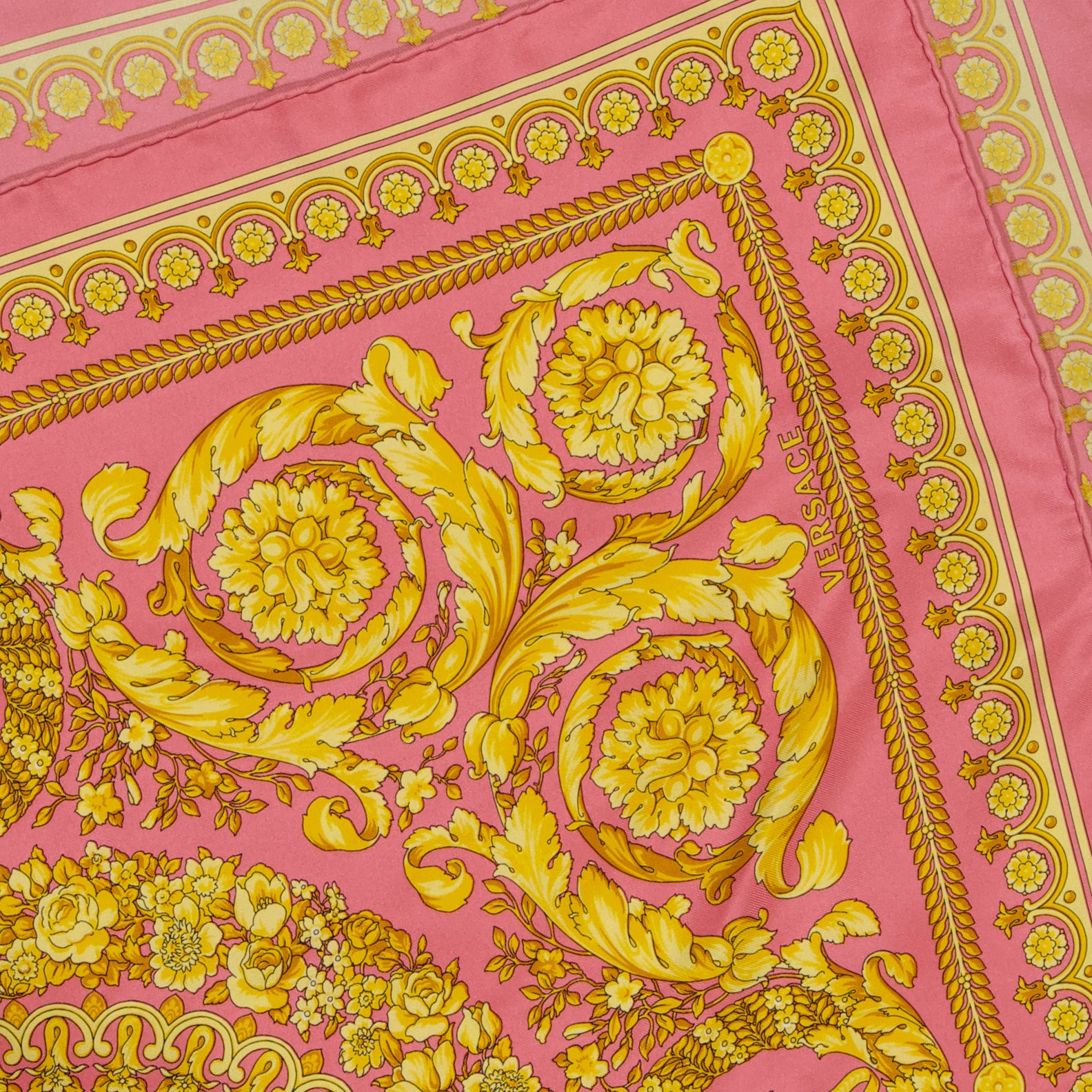Lenços e luvas Carré de soie Barocco Versace Rosa Femme