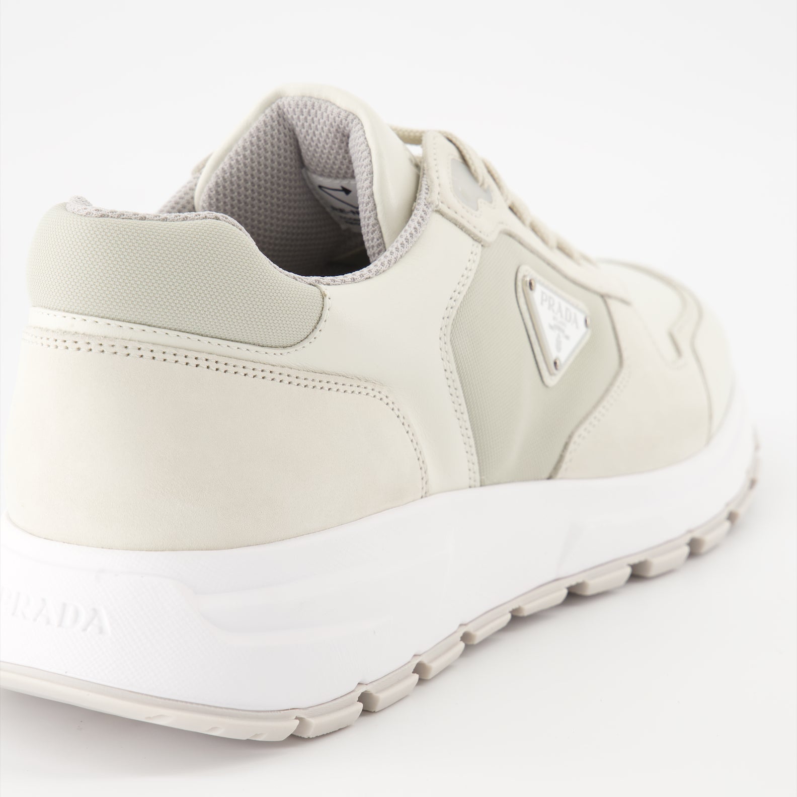 Sneaker Baskets en nubuck et nylon Prada Beige Homme