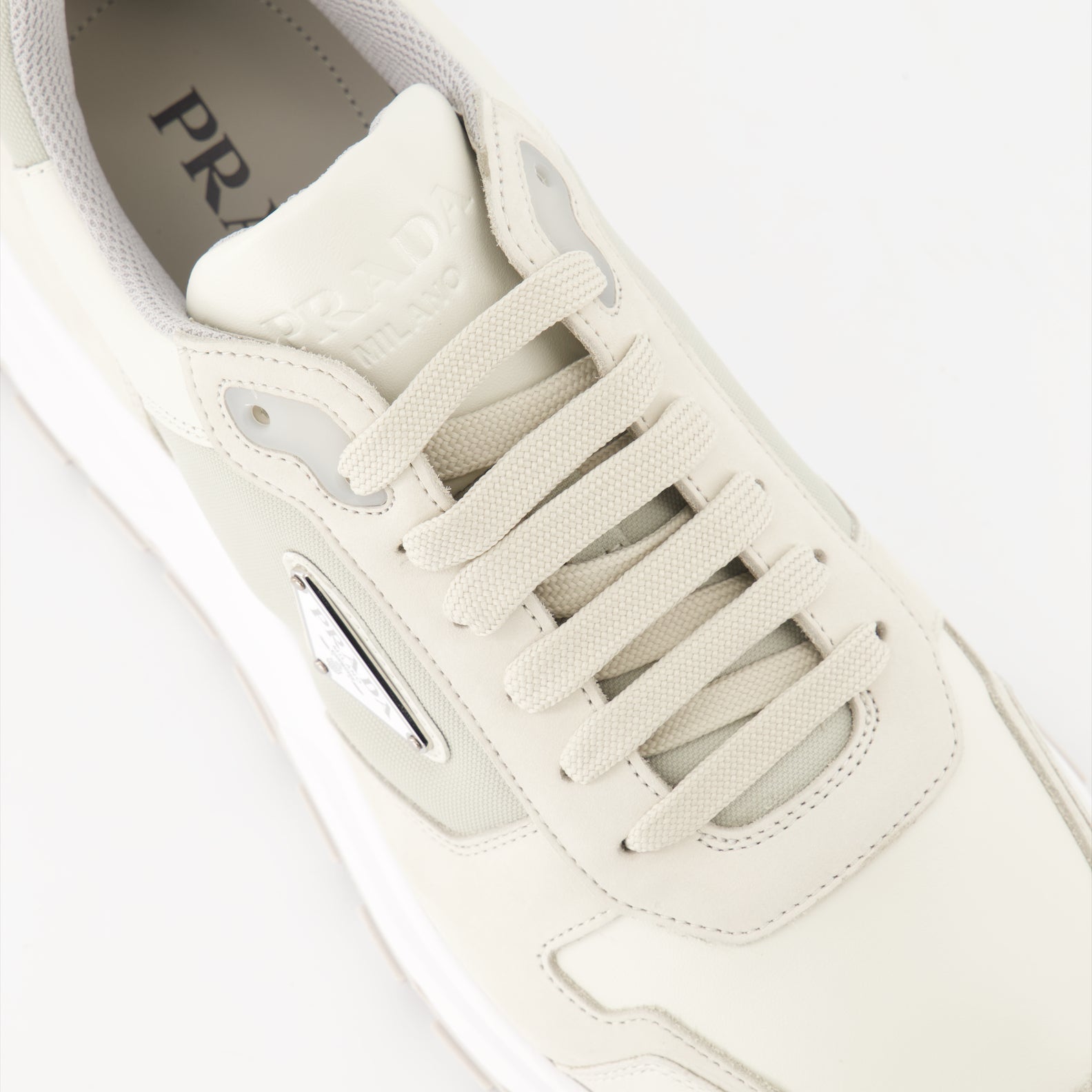 Sneaker Baskets en nubuck et nylon Prada Beige Homme