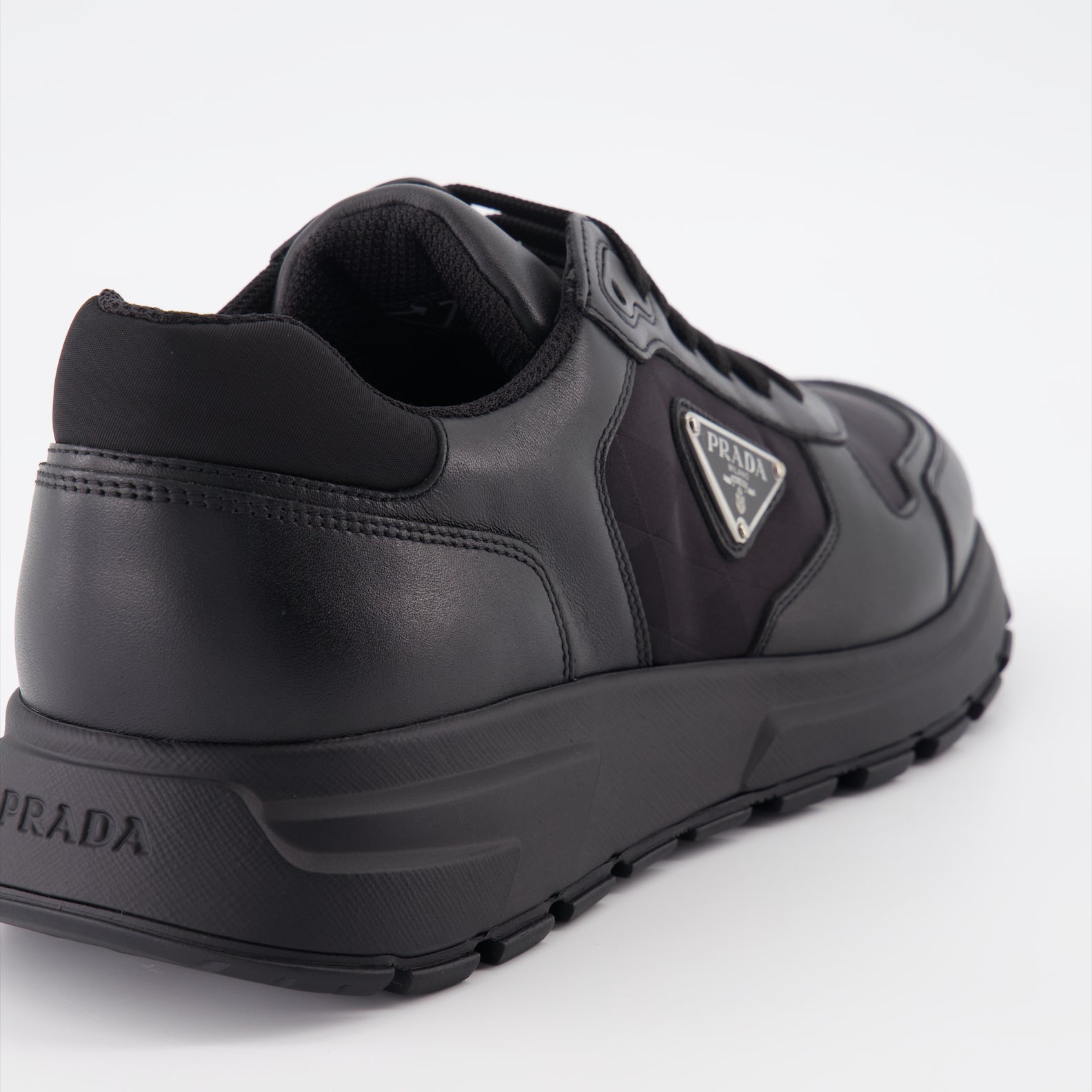 Sneaker Baskets en cuir et Re-Nylon Prada Schwarz Homme
