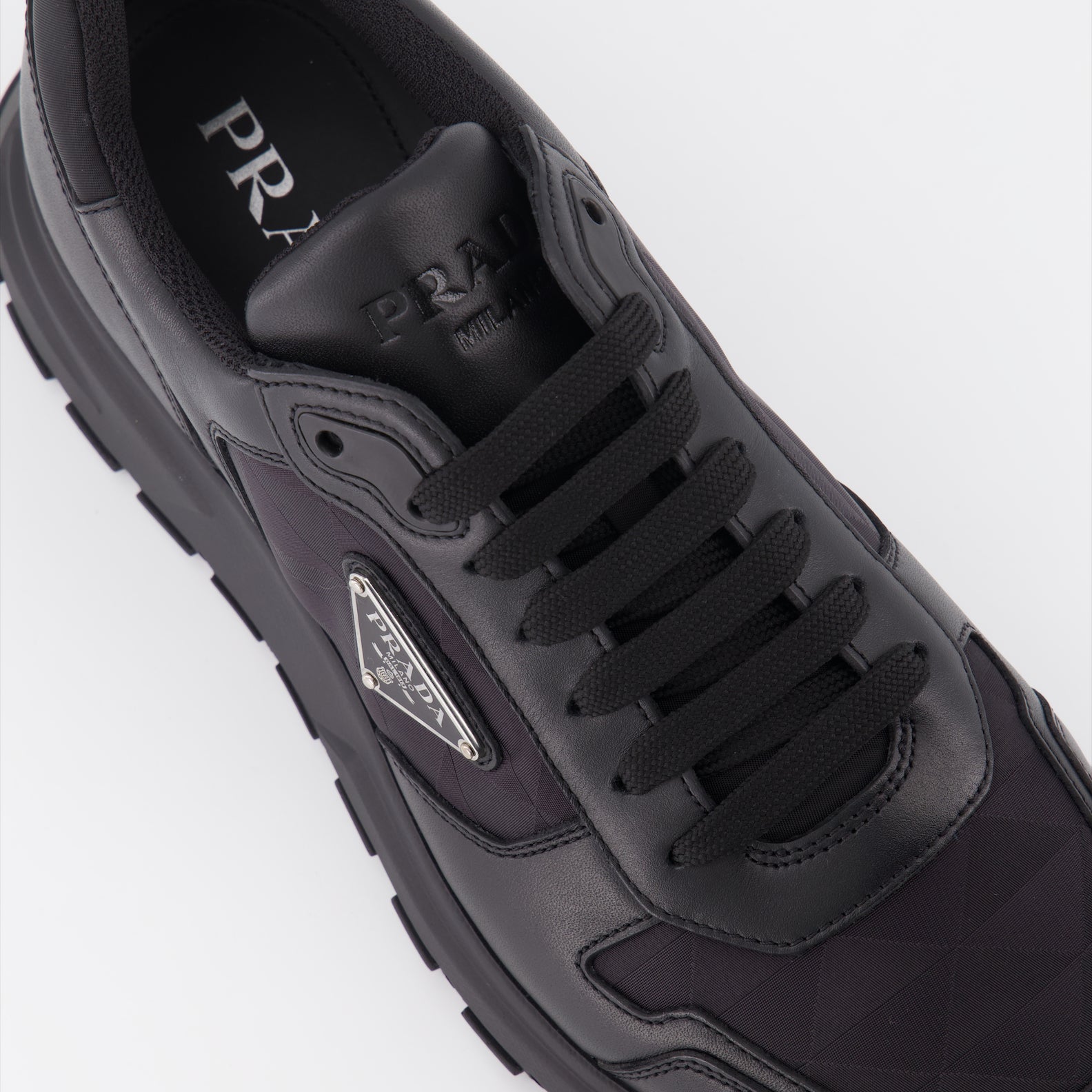 Sneaker Baskets en cuir et Re-Nylon Prada Schwarz Homme