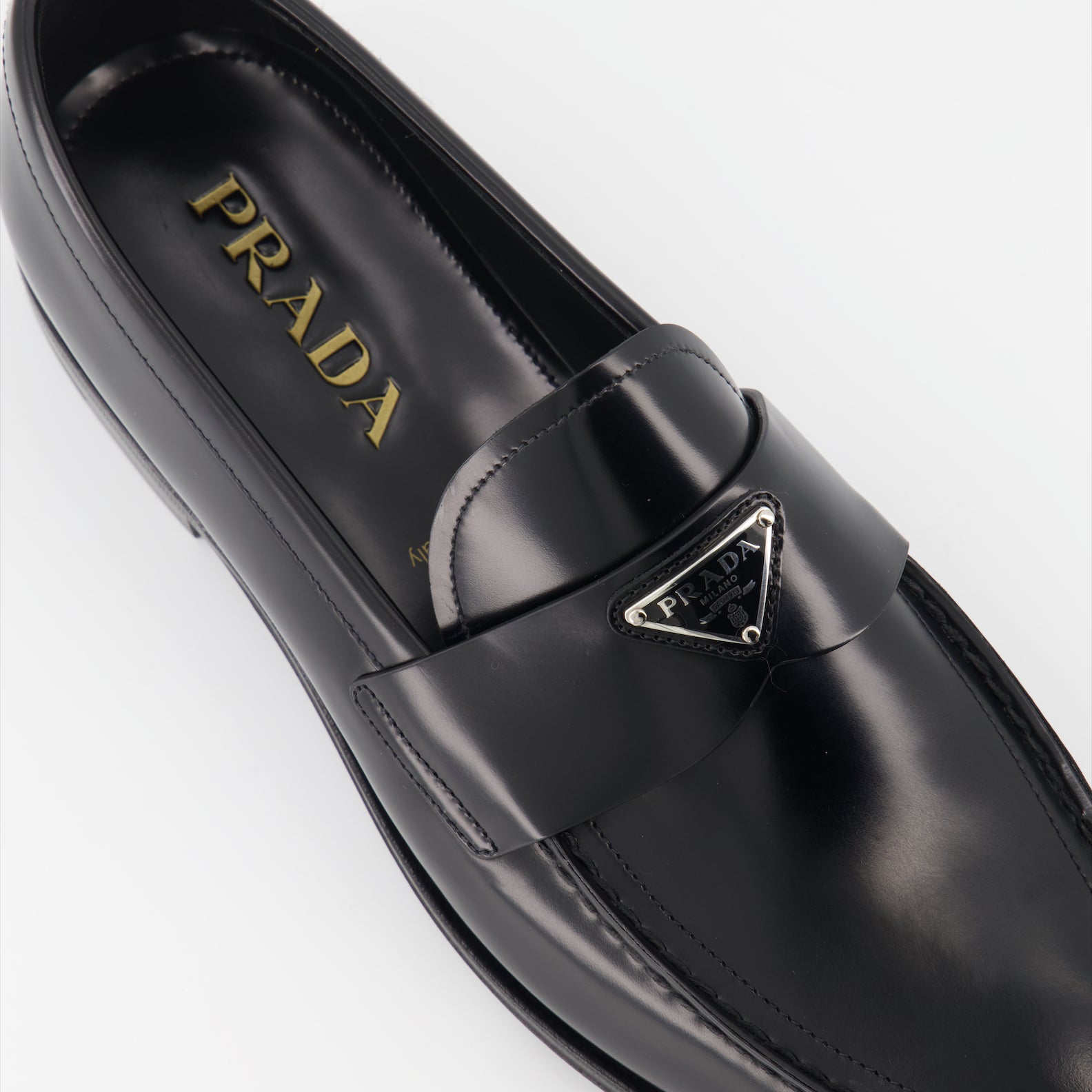 Loafer Mocassins en cuir verni Prada Schwarz Homme