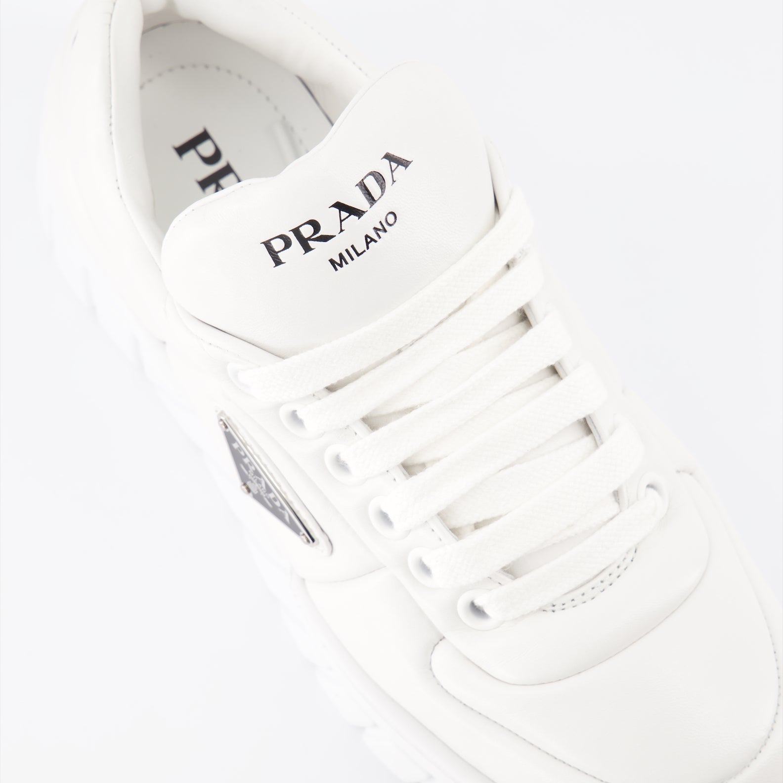 Sneaker Baskets en cuir nappa Prada Blanco Femme