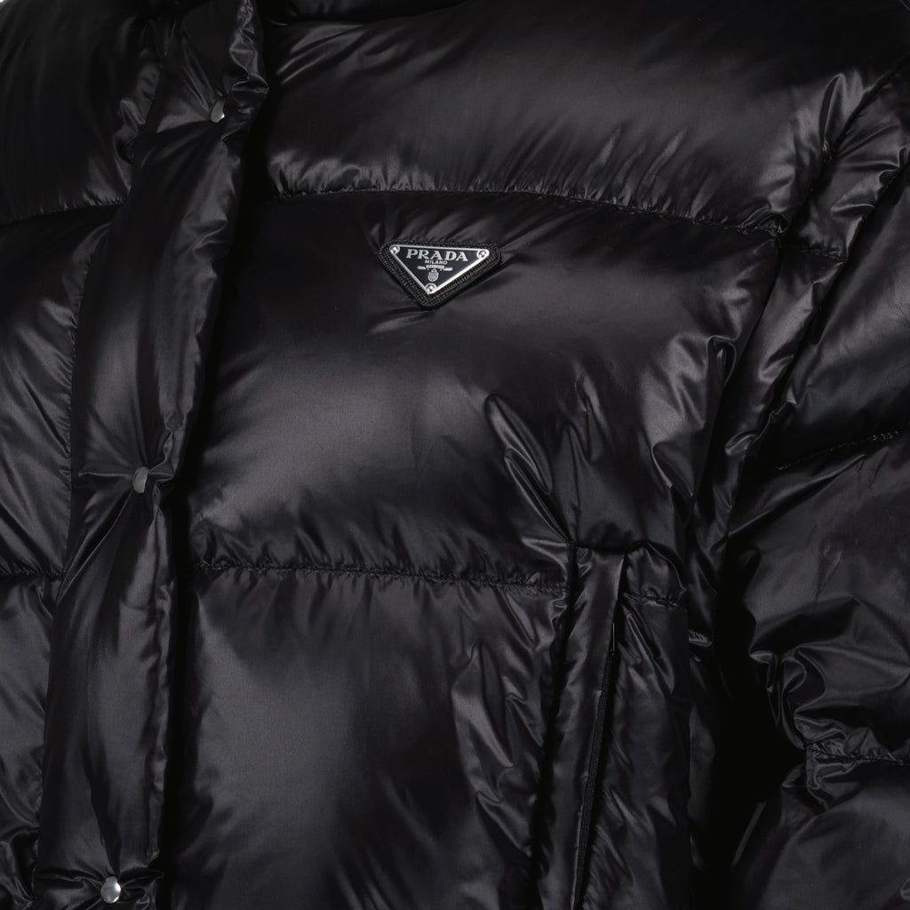 Casacos Doudoune courte en Re-Nylon Prada Preto Femme