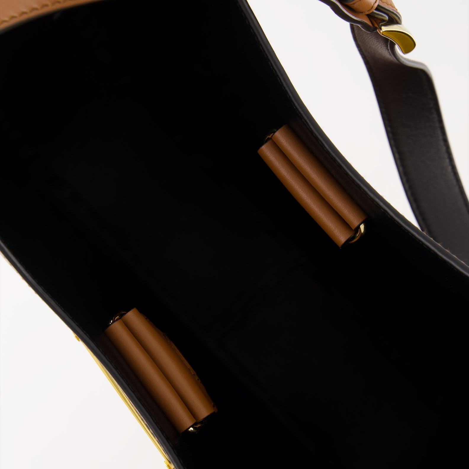 Sacs à main et épaule Sac à bandoulière en cuir Prada Marron Femme