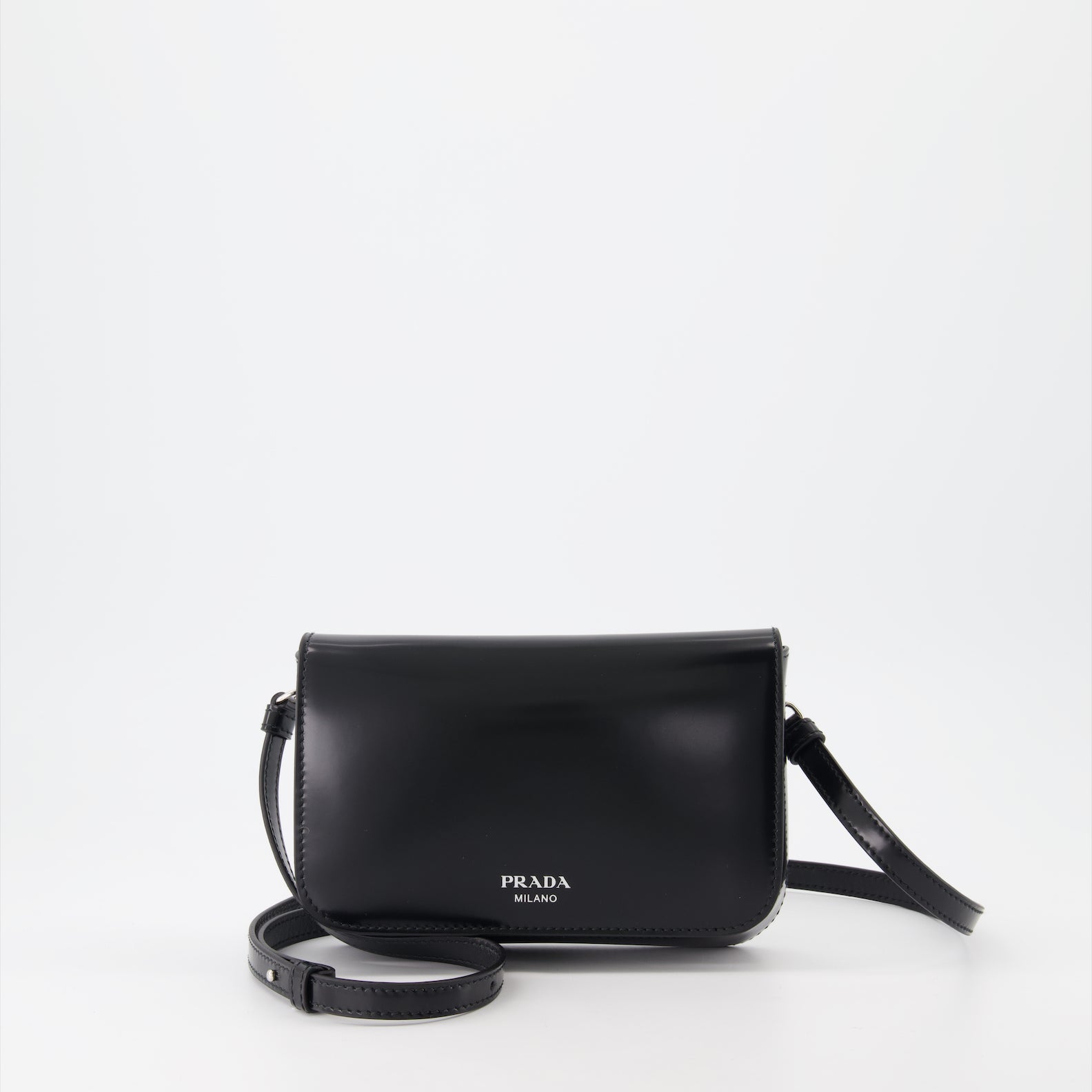 Leather shoulder bag