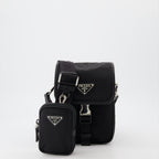 Sacs bandoulière Sac porté épaule en cuir Saffiano Prada Noir Homme