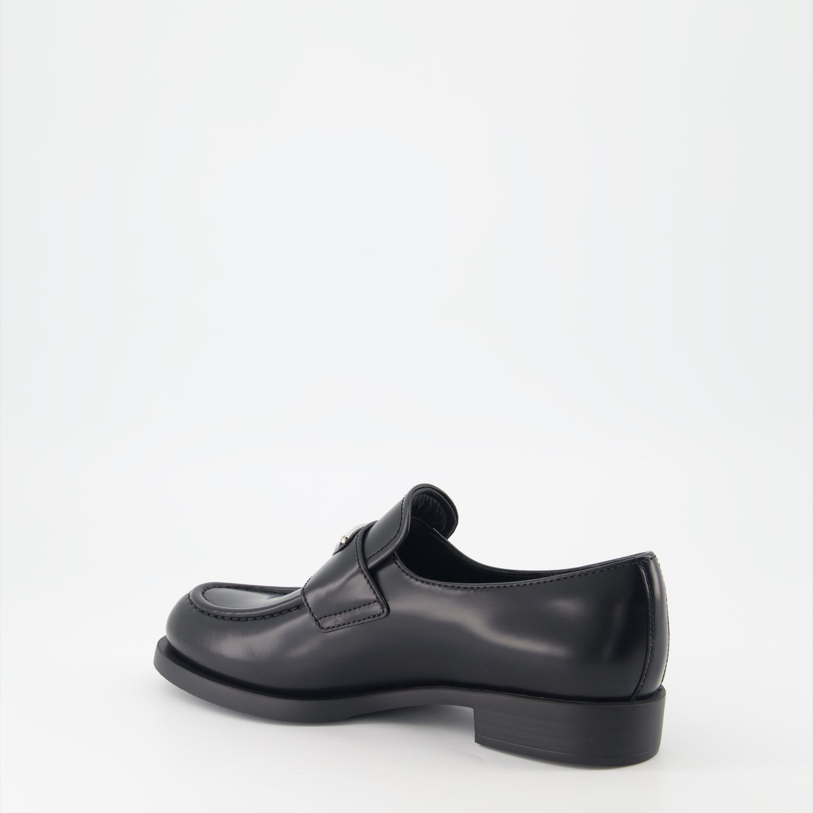 Loafer Mocassins en cuir brossé Prada Schwarz Femme