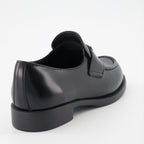 Loafer Mocassins en cuir brossé Prada Schwarz Femme