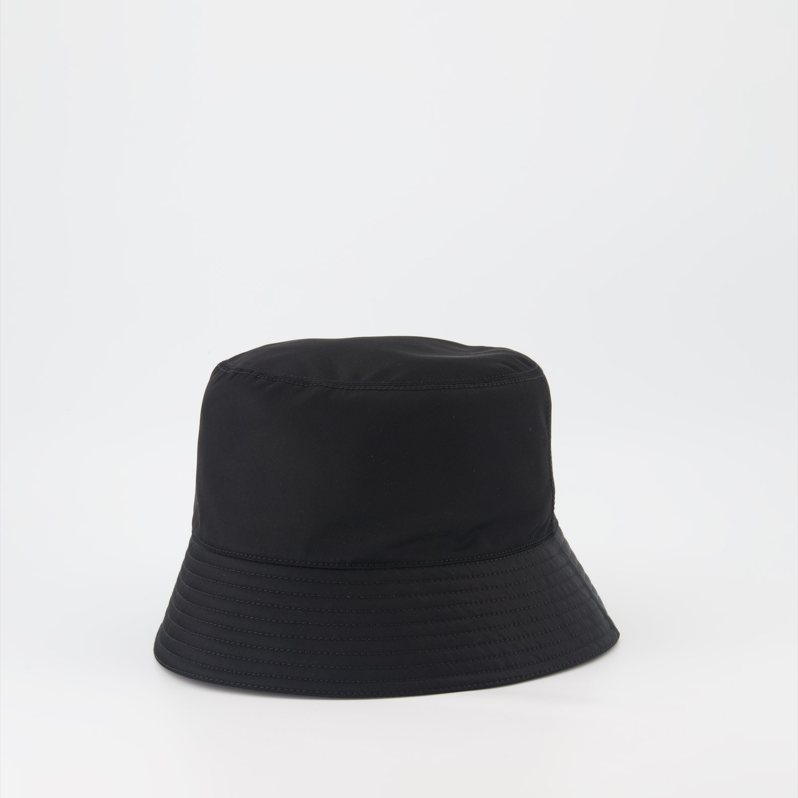 Chapeaux, casquettes et bonnets Bob en Re-Nylon Prada Noir Homme