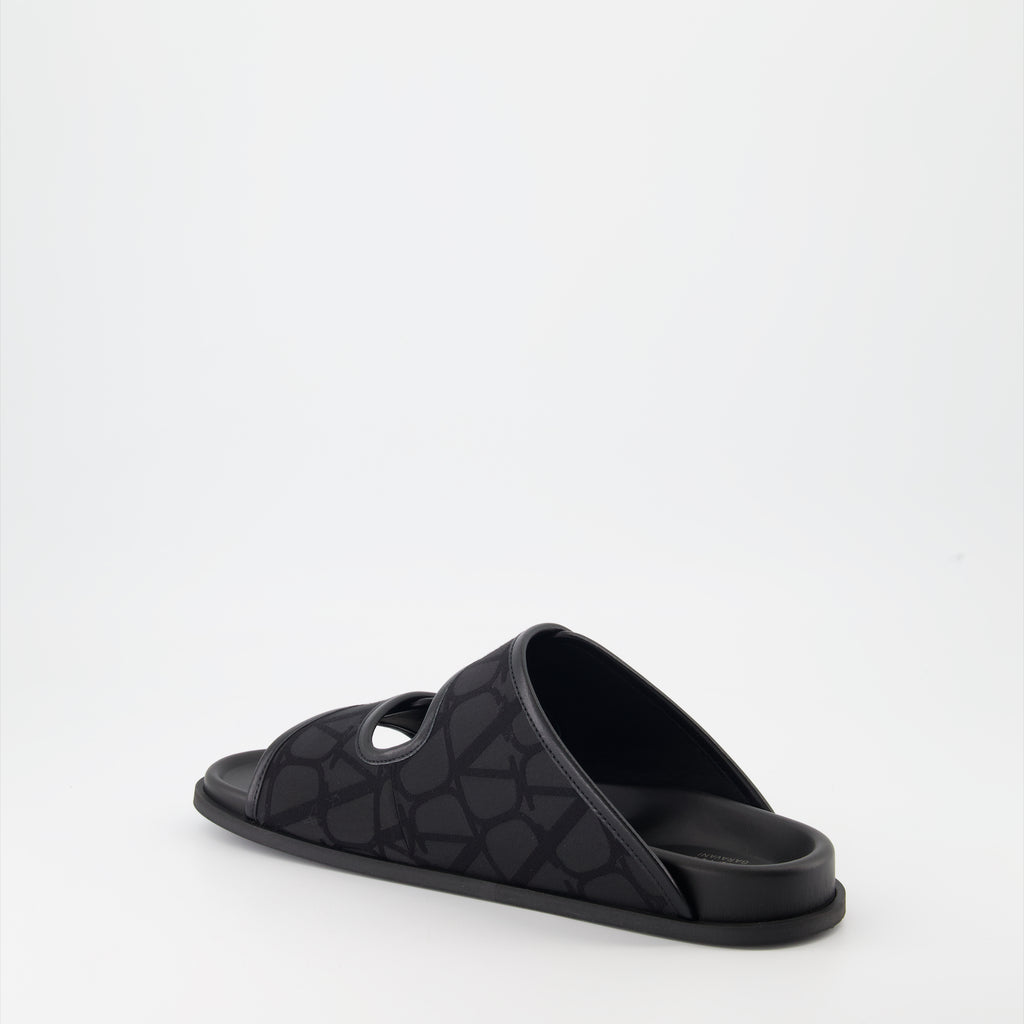Open shoes VLogo slides Valentino Garavani Black Man