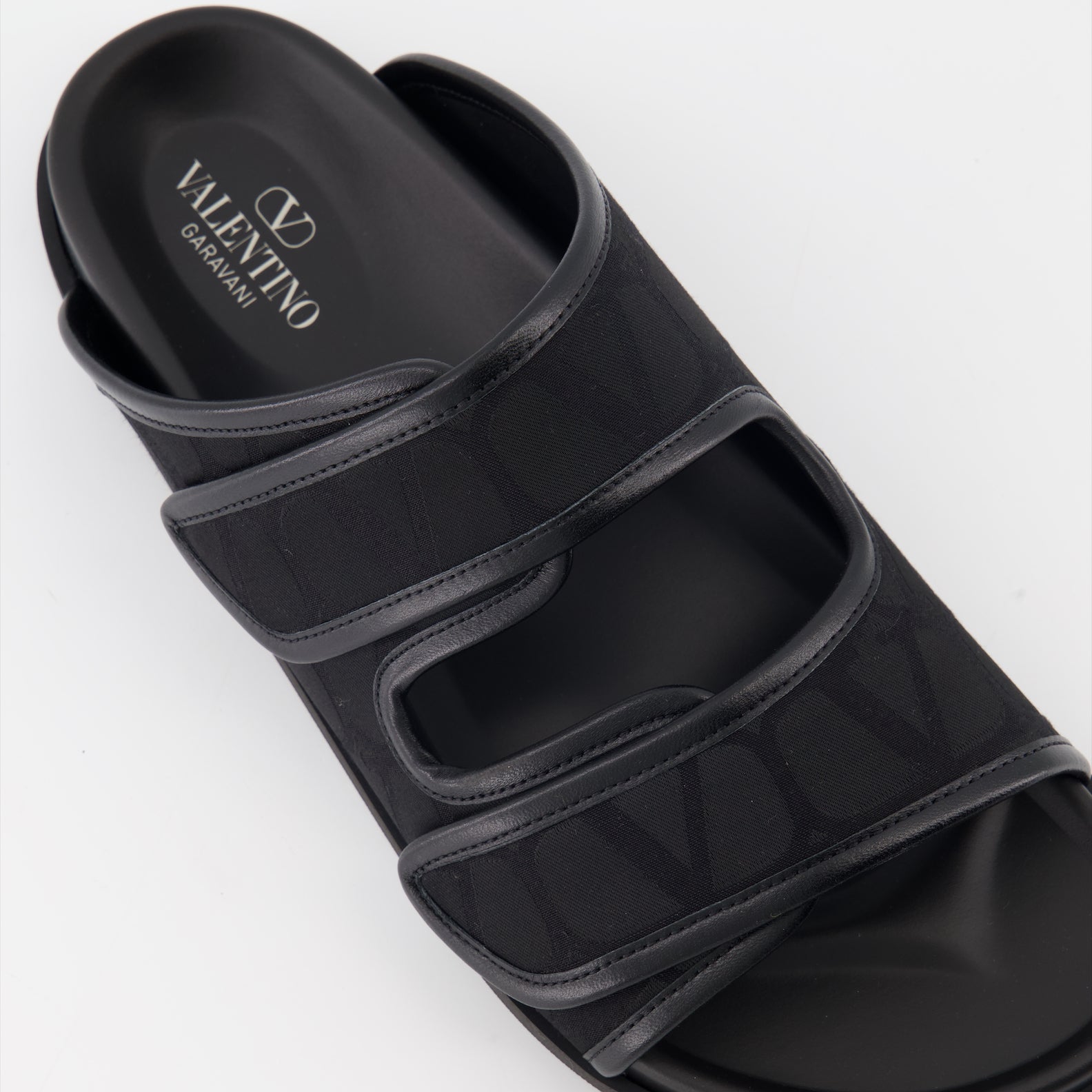 Open shoes VLogo slides Valentino Garavani Black Man