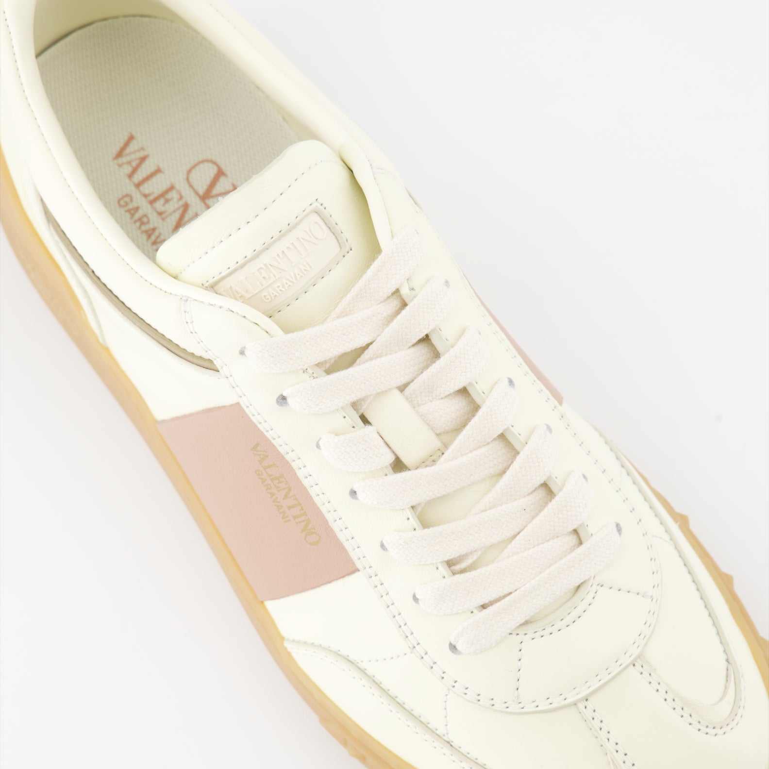 Sneaker Baskets Upvillage Valentino Garavani Beige Femme