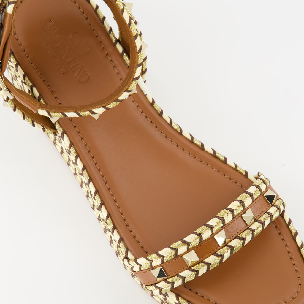 Sapatos plataforma Sandales compensées Rockstud Valentino Garavani Marrom Femme