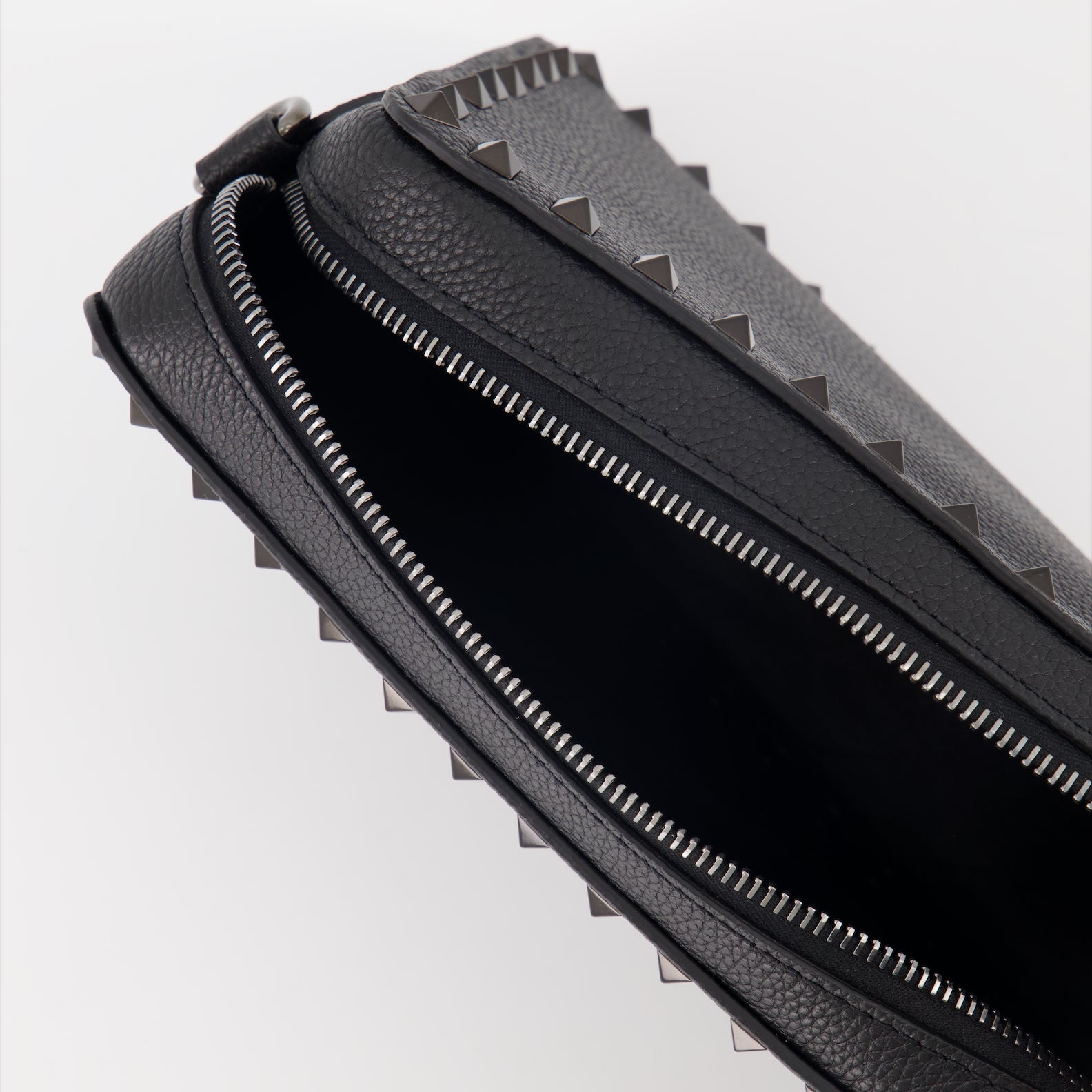 Umhängetaschen Sac bandoulière Rockstud Valentino Garavani Schwarz Homme