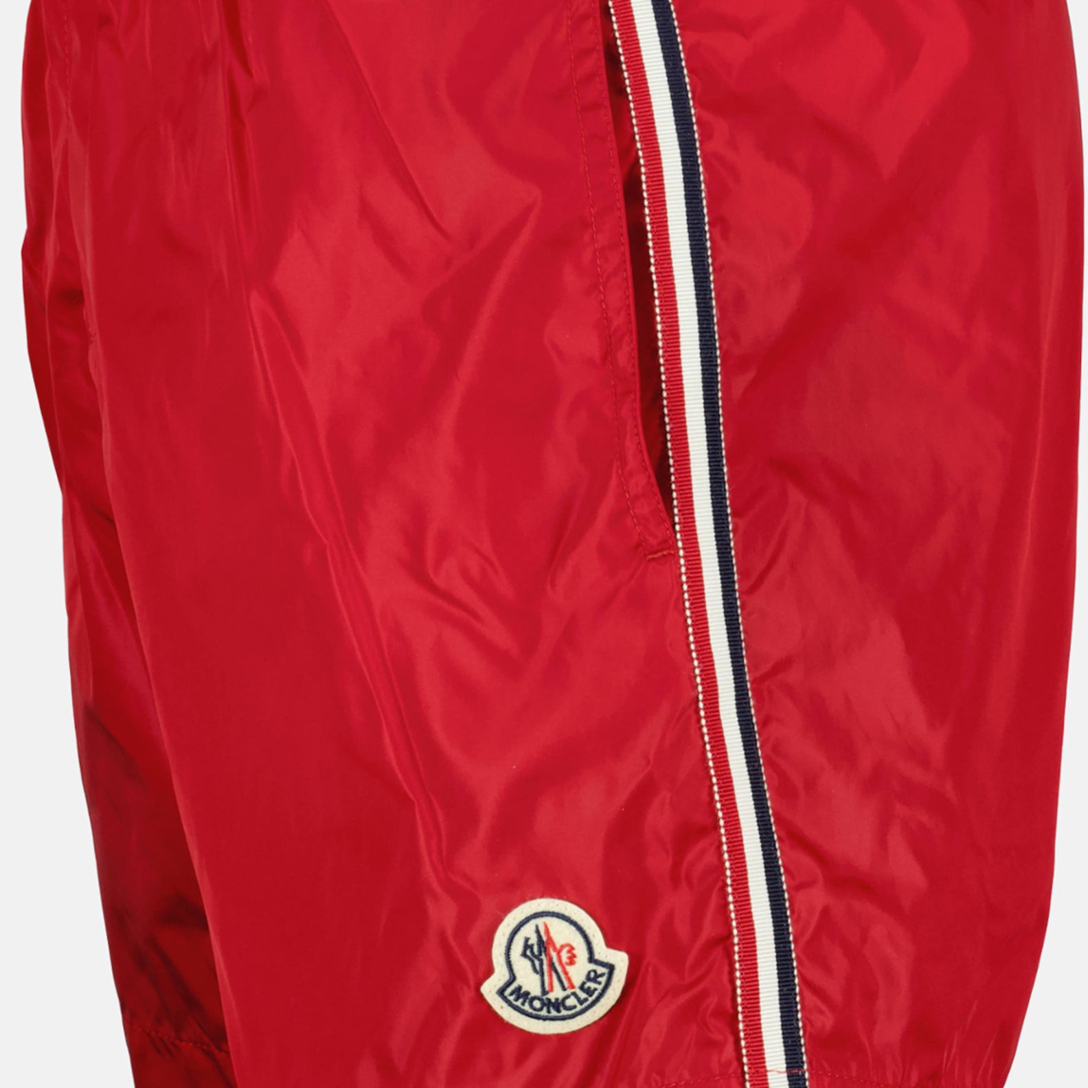 Imagem do artigo Calções de banho tricolores da marca Moncler para Homem - Temporada Primavera-Verão 2024 - Vista detalhada_1