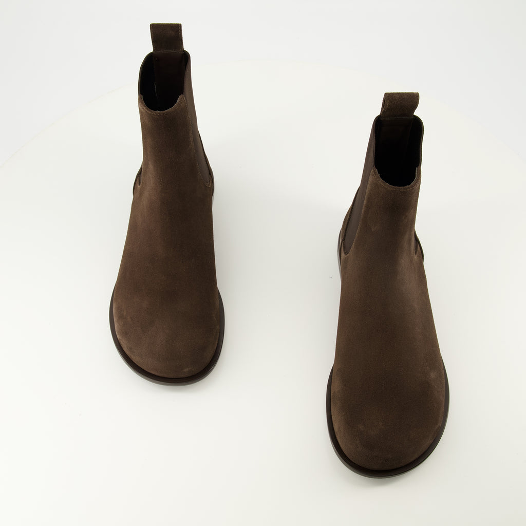 Image de l'article Bottines Chelsea FF Squared marron de la marque Fendi pour Homme - Saison Automne-Hiver 2025 - Vue de dessus paire de chaussure