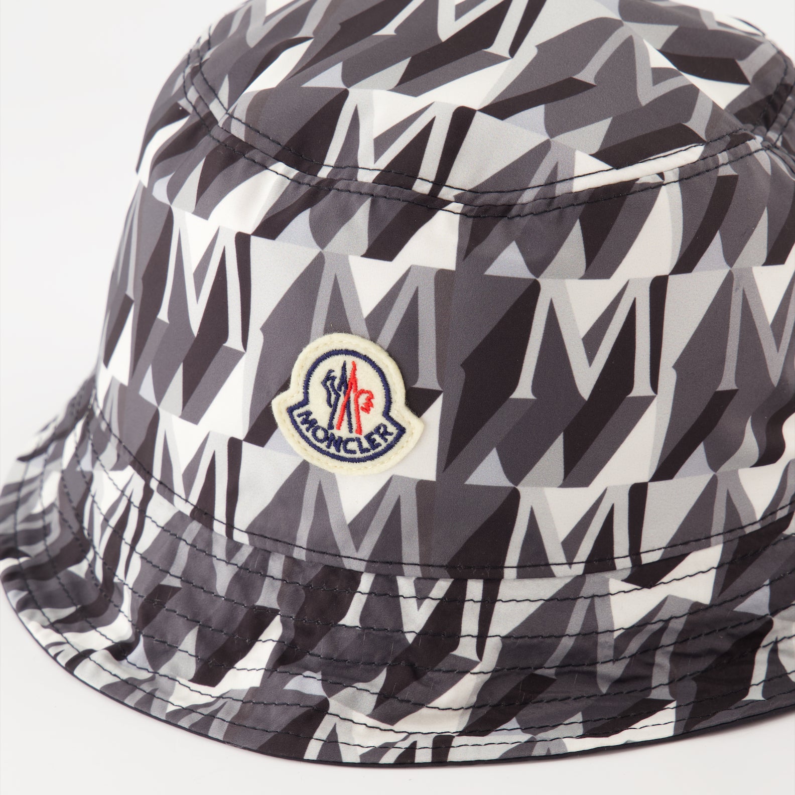 Chapeaux, casquettes et bonnets Bob réversible Moncler Gris Homme