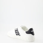 Baskets Baskets brodées Greca Versace Blanc Homme