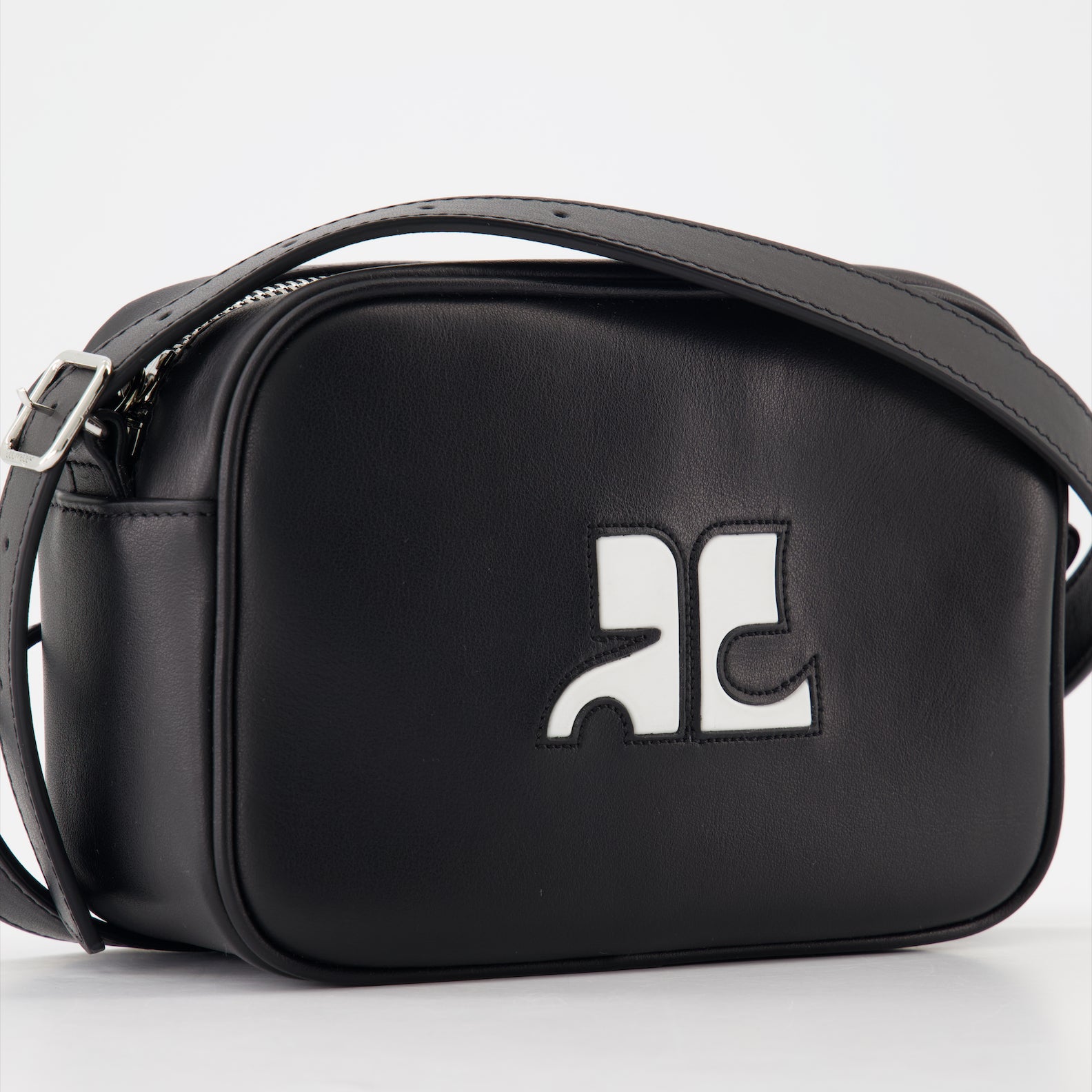 Crossbody bags Camera Reissue Bag Courrèges Black Man