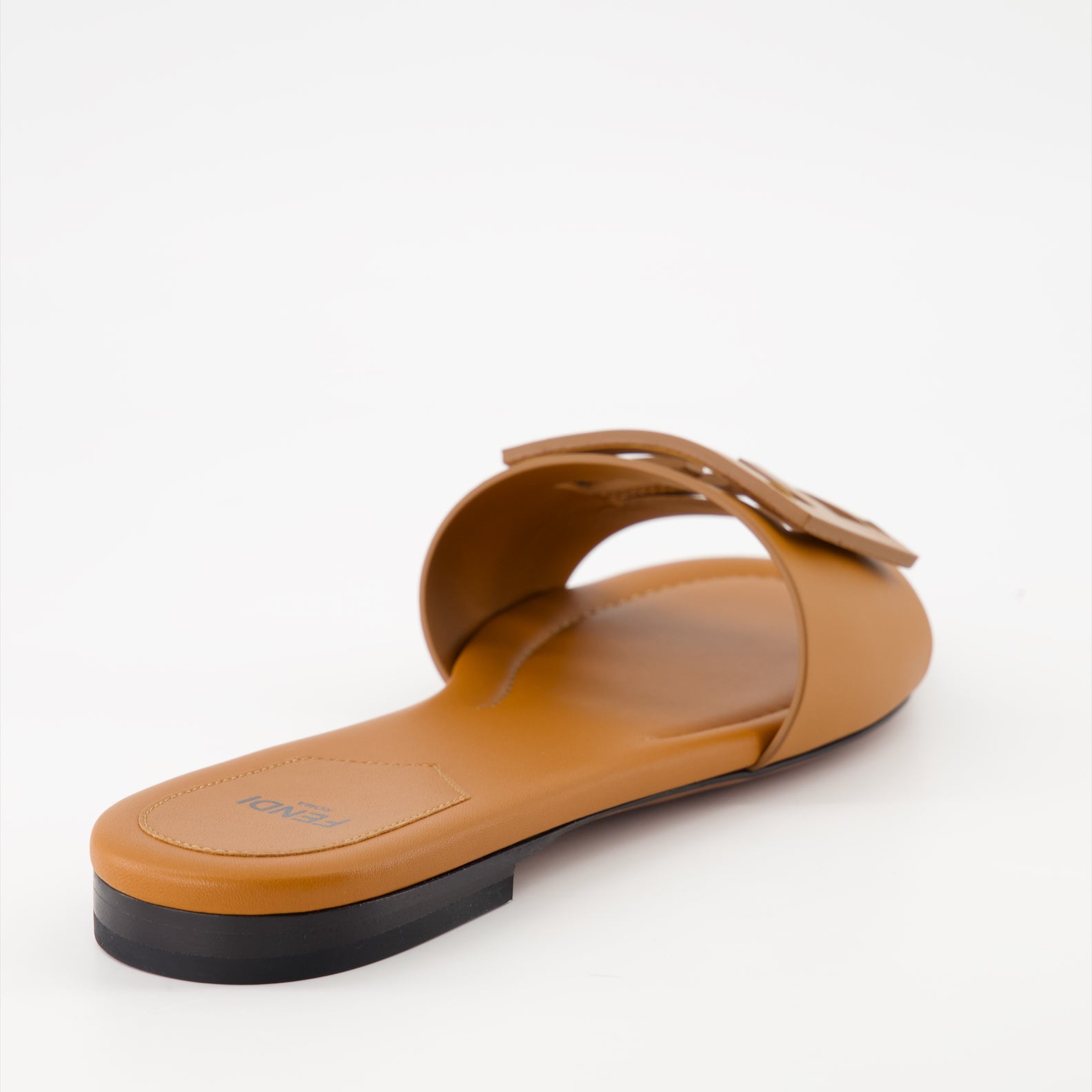 Sapatos abertos Sandales Baguette en cuir Fendi Marrom Femme