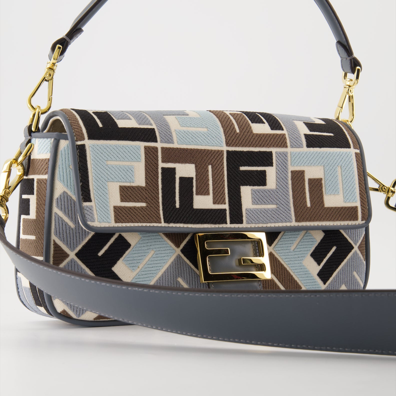 Handbags and shoulder bags Sac Baguette Fendi Blue Femme