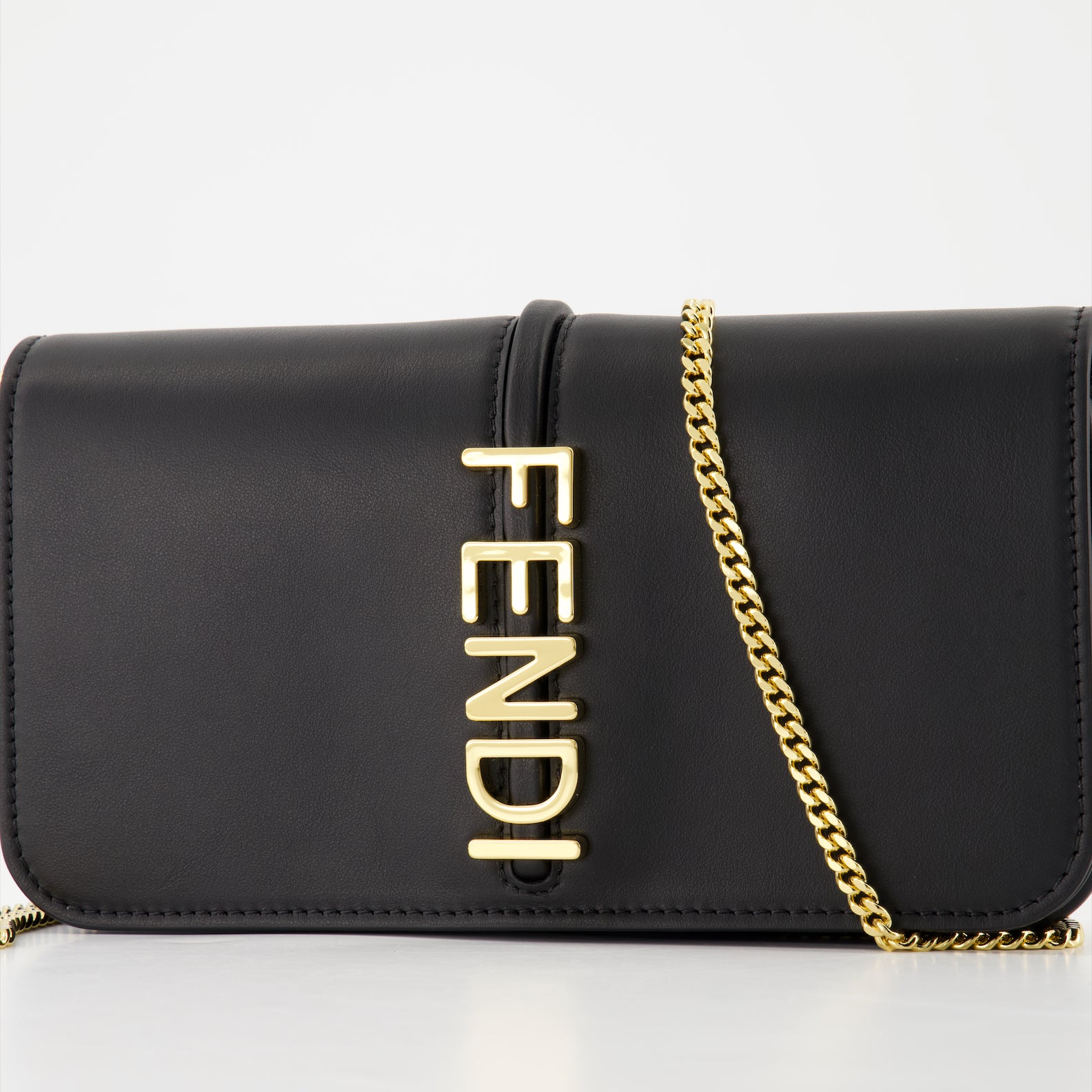 Crossbody bags Portefeuille à chaîne Fendigraphy Fendi Black Femme