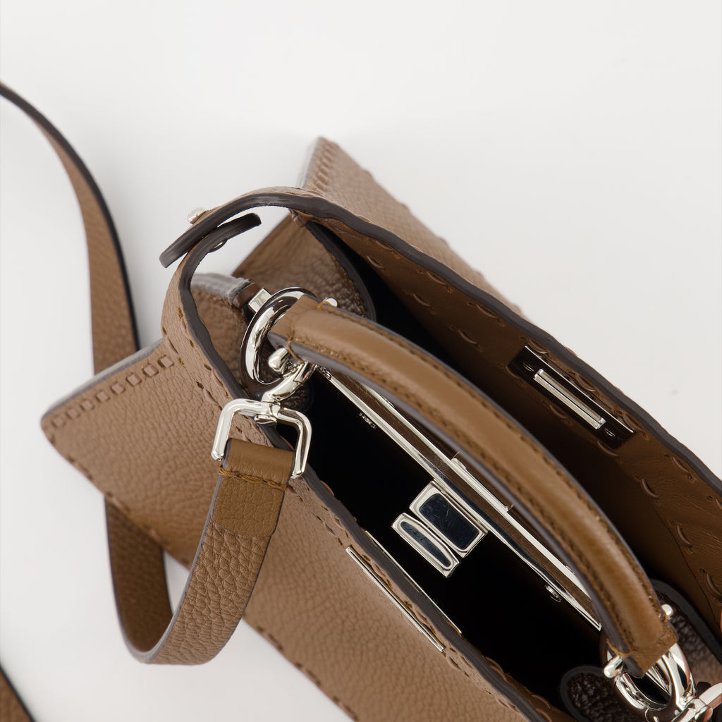 Bolsas de mão e de ombro Sac Peekaboo ISeeU Fendi Marrom Femme