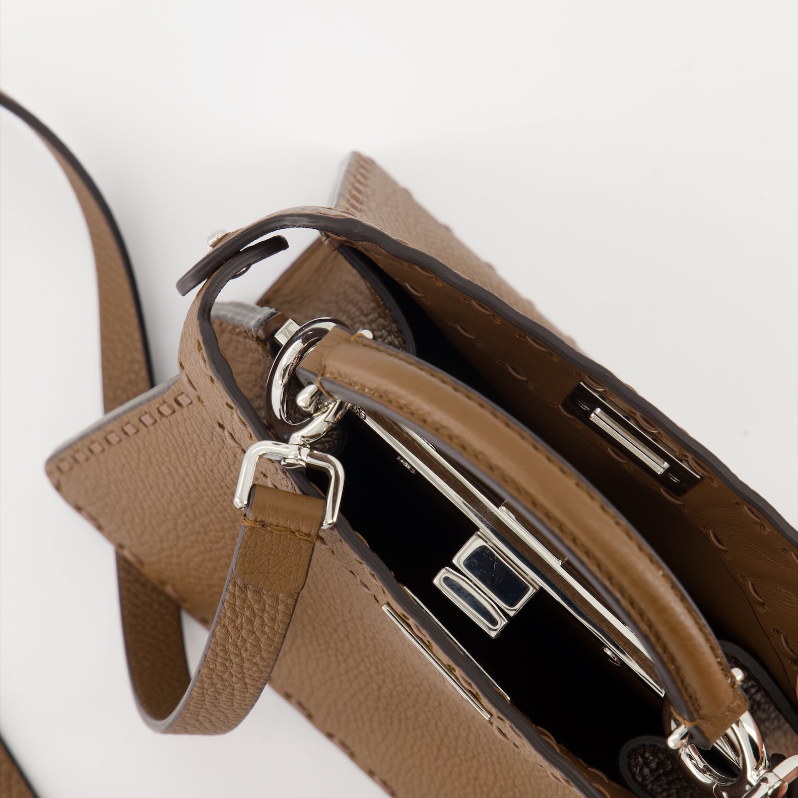 Bolsas de mão e de ombro Sac Peekaboo ISeeU Fendi Marrom Femme