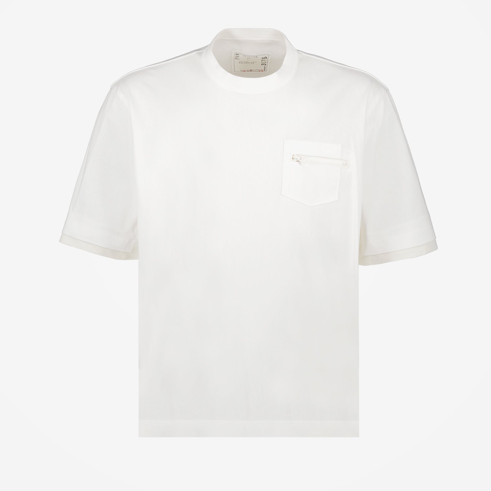 T-shirt com Bolso
