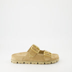 Chaussures ouvertes Claquettes en veau velours Prada Beige Femme