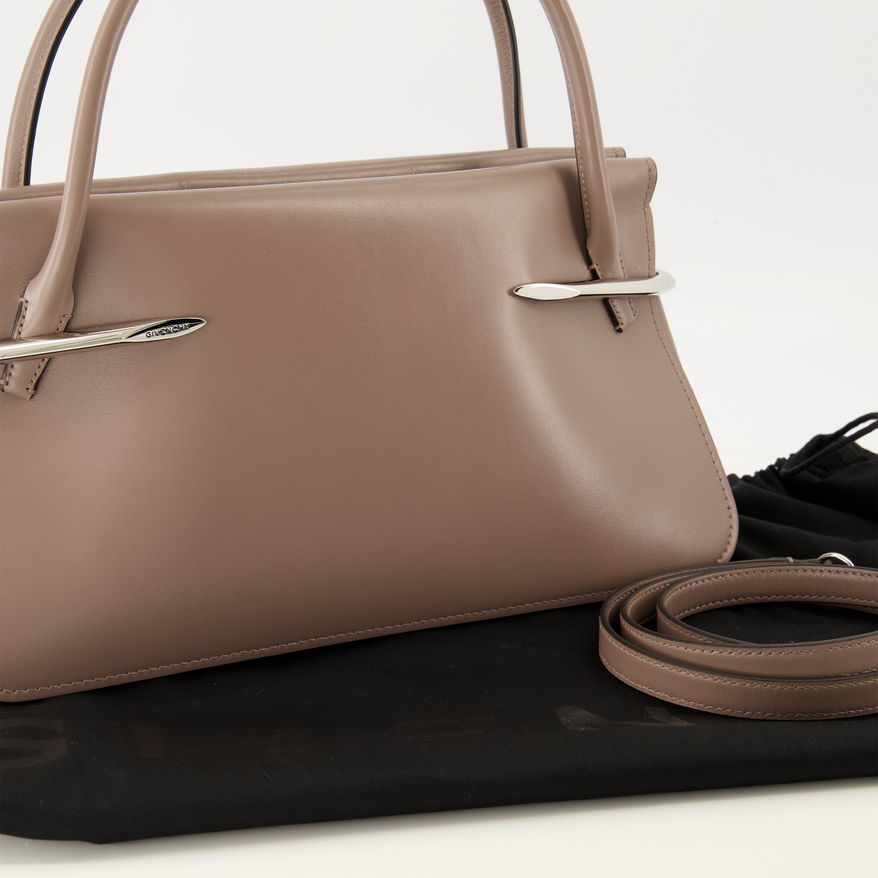 Sacs à main et épaule Bolsa de Couro Beje Pinch Média Givenchy Beige Femme