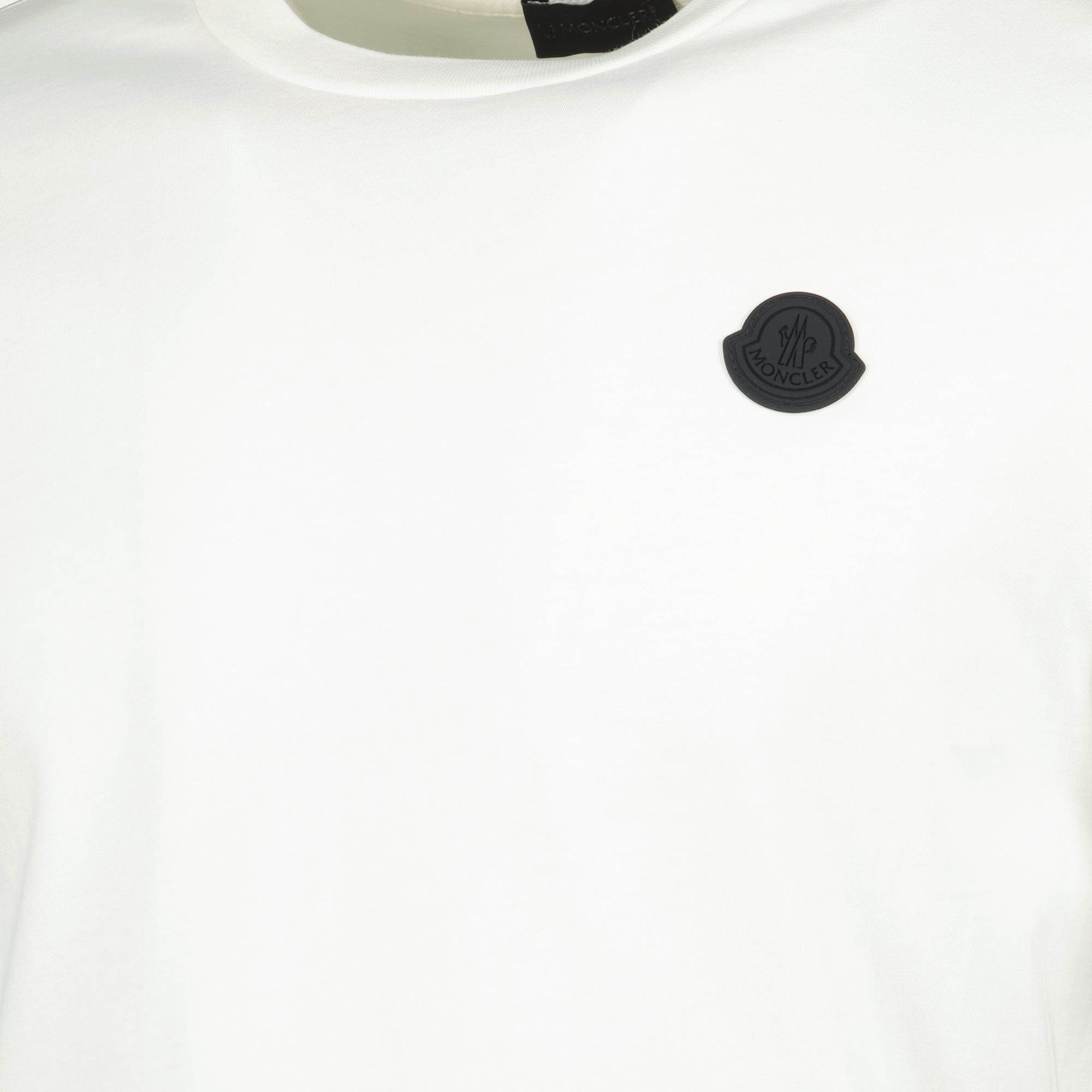 Image of the Moncler branded men's logo T-shirt - Autumn-Winter 2025 - Detailed View_5
