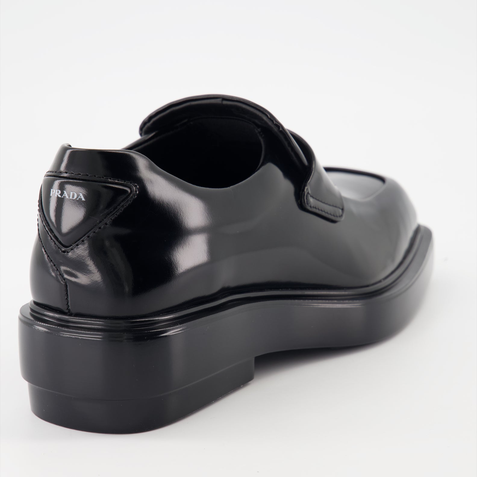 Mocassins Mocassins en cuir brossé Prada Noir Femme