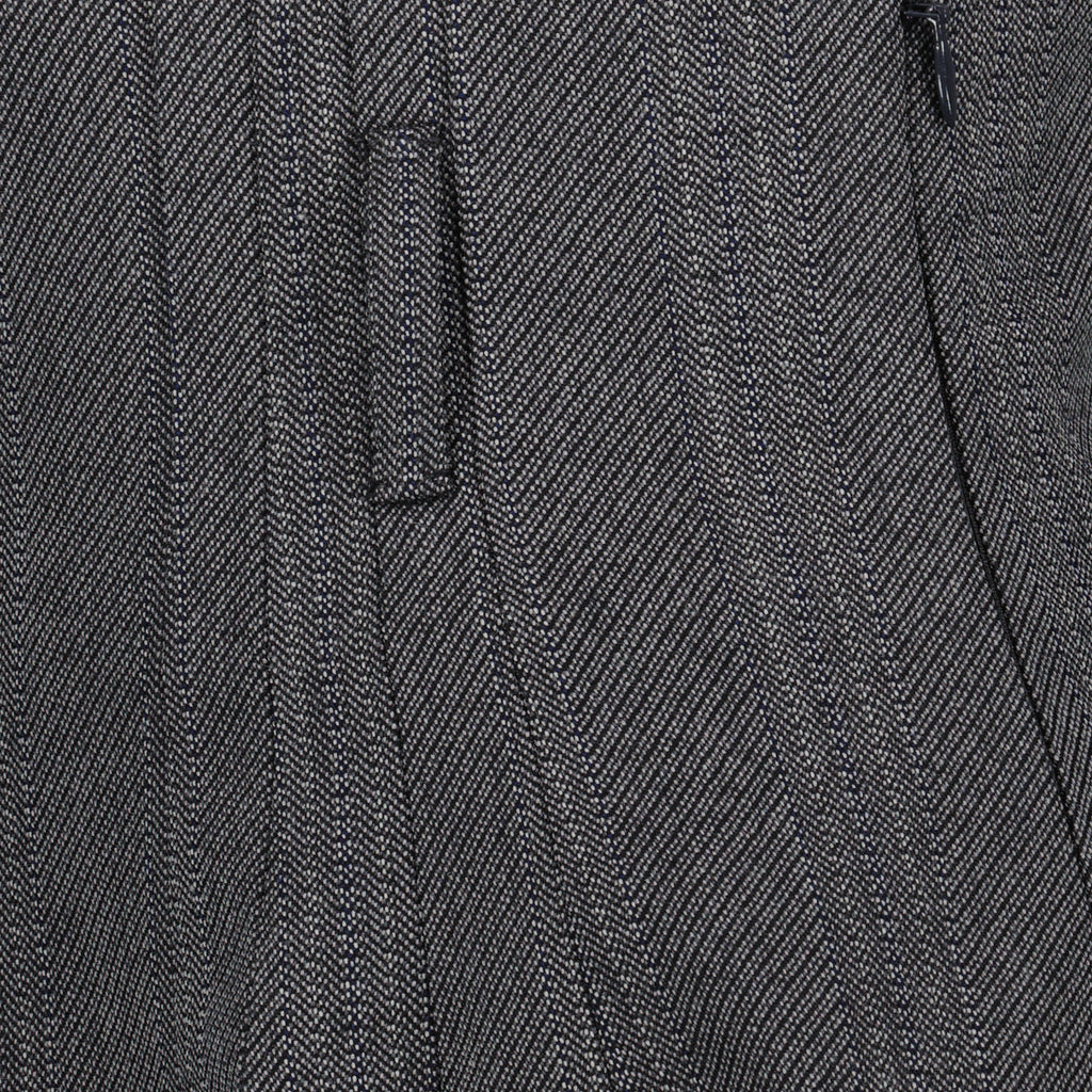 Shorts Short en laine Prada Gris Femme