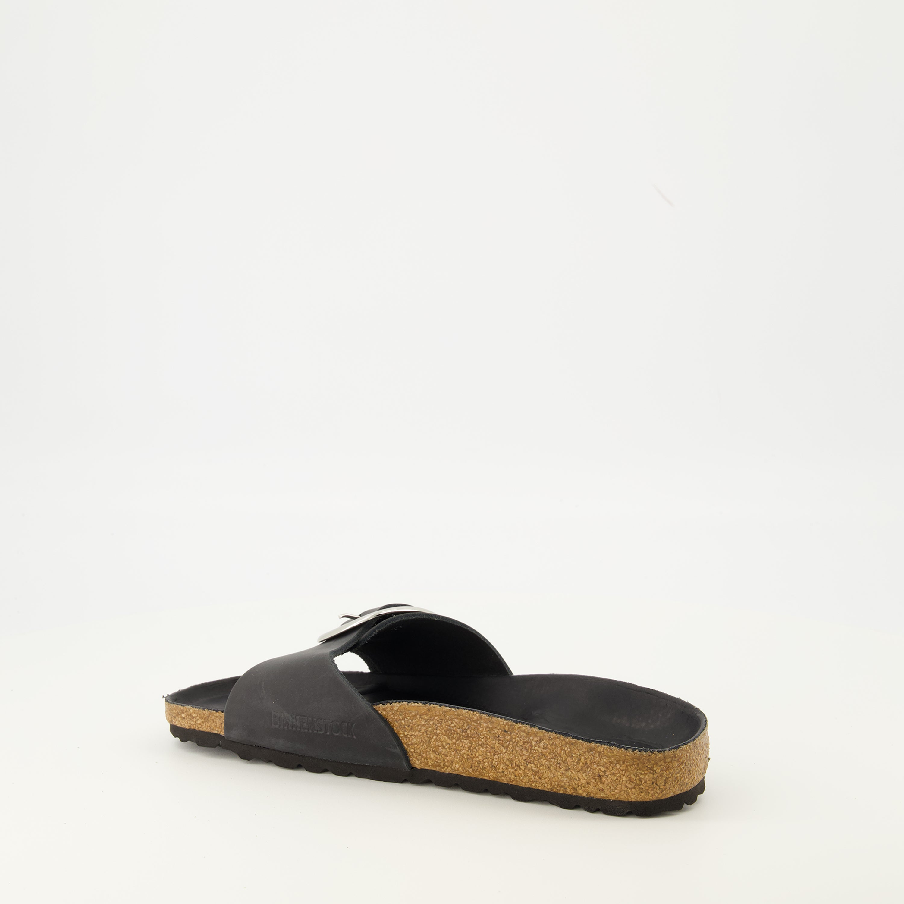 Image de l'article Sandales Madrid Big Buckle de la marque Birkenstock pour Femme - Saison Automne-Hiver 2025 - Vue trois quarts arrière droite