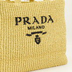 Bolsos tote Bolso de mano de crochet Prada Beige Mujeres