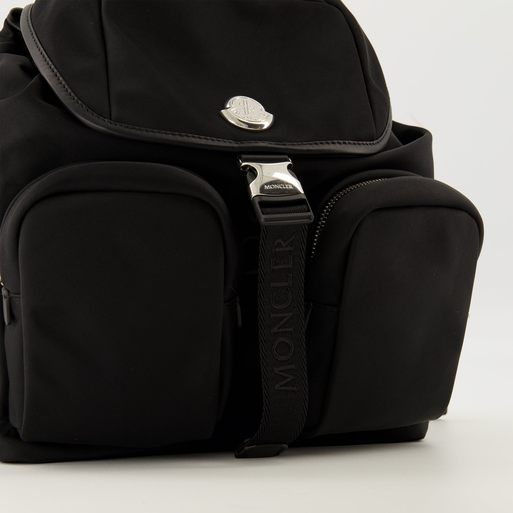 Image de l'article Sac à dos New Trick de la marque Moncler pour Femme - Saison Automne-Hiver 2025 - Vue détaillée_3