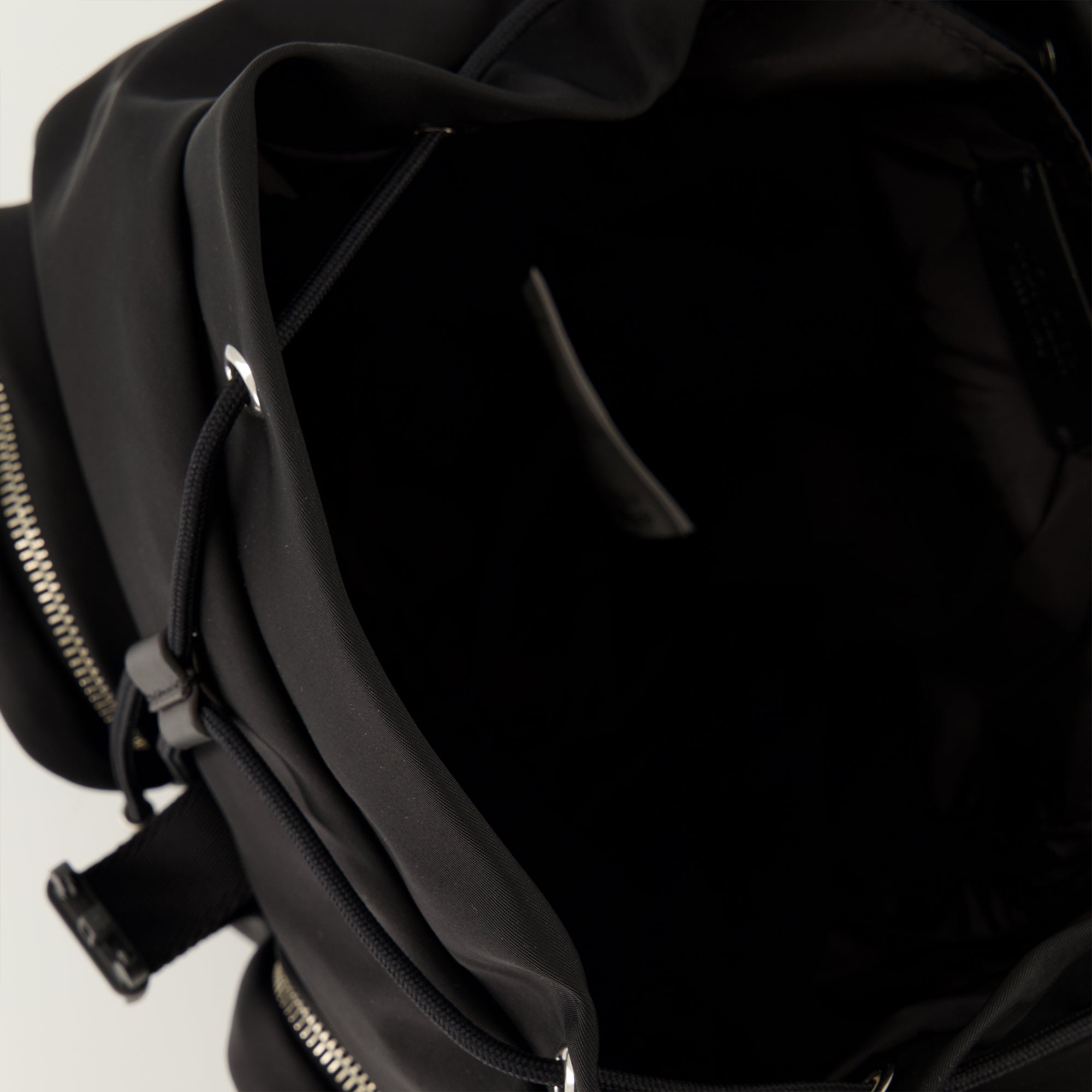 Image de l'article Sac à dos New Trick de la marque Moncler pour Femme - Saison Automne-Hiver 2025 - Vue détaillée_2