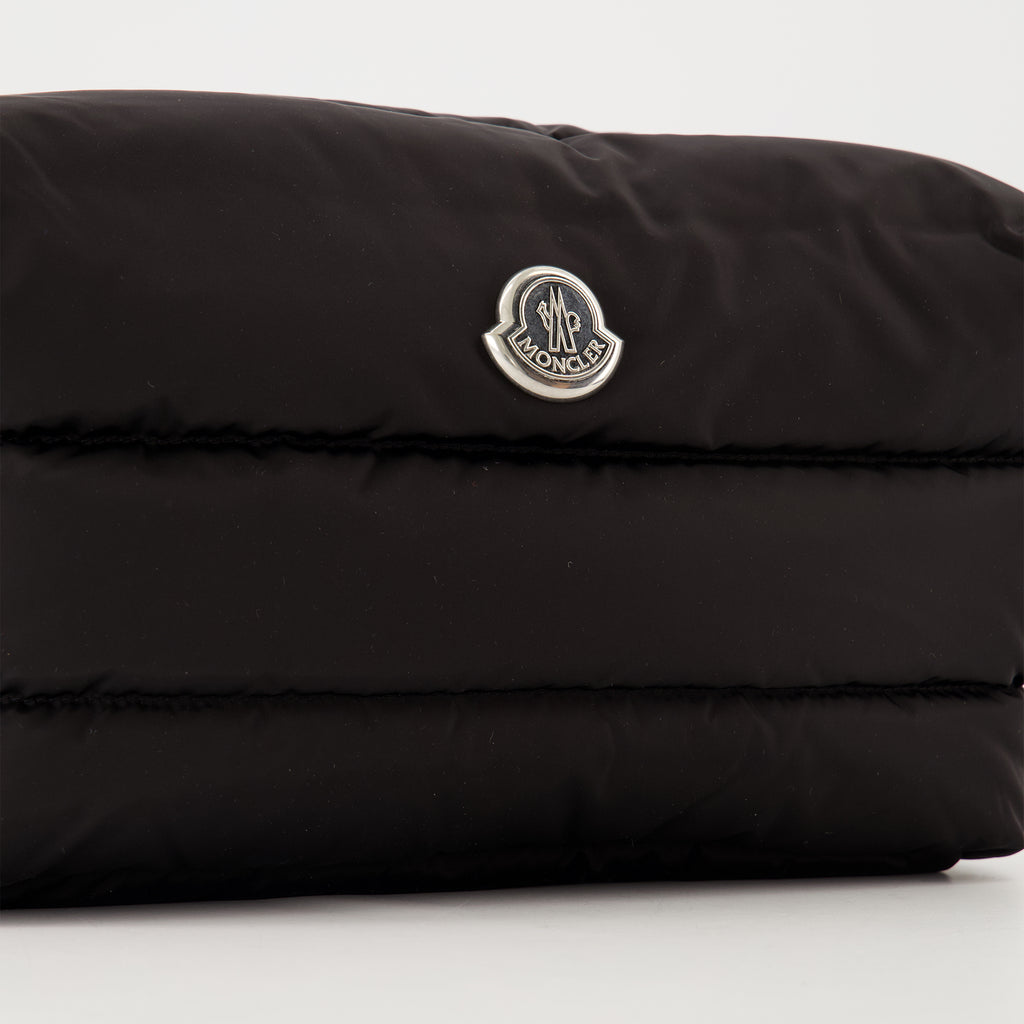 Imagem da pochette Caradoc matelassada preta da marca Moncler para Mulheres - Temporada Primavera-Verão 2026 - Vista Detalhada_3