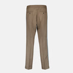 Imagen del pantalón Chevron de la marca Drole De Monsieur para Hombre - Temporada Otoño-Invierno 2025 - Vista Trasera