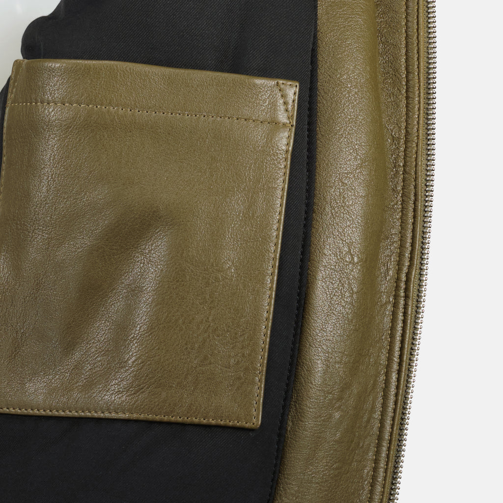 Image of the Ami PARIS Men's Leather Jacket - Autumn-Winter 2025 - Detailed View 1