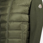 Imagem do Cardigan Bi-Material da marca Moncler para Homem - Temporada Outono-Inverno 2025 - Vista Detalhada_6